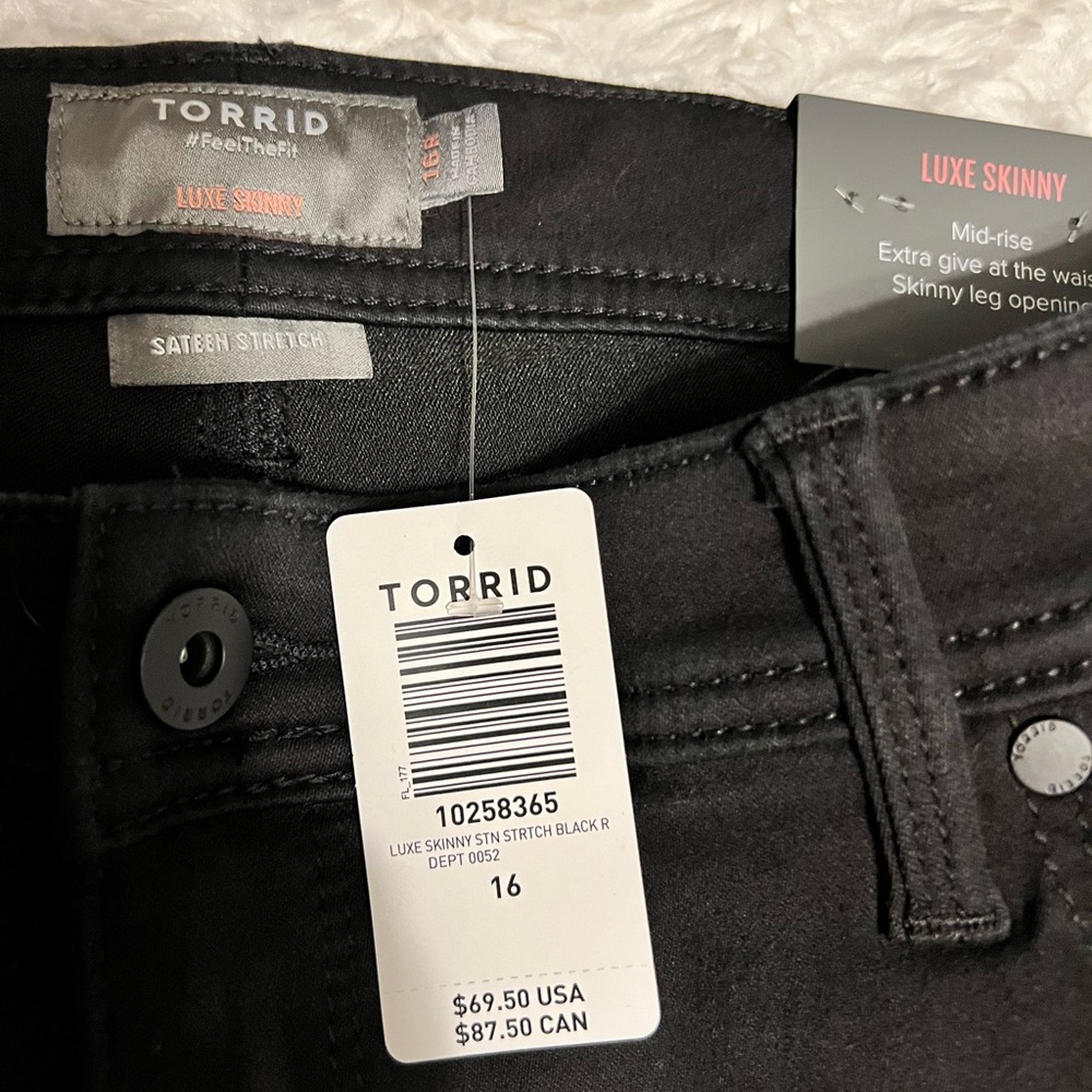 NWT Torrid Lux Skinny Mid-Rise Black Jeans - Picture 4 of 8